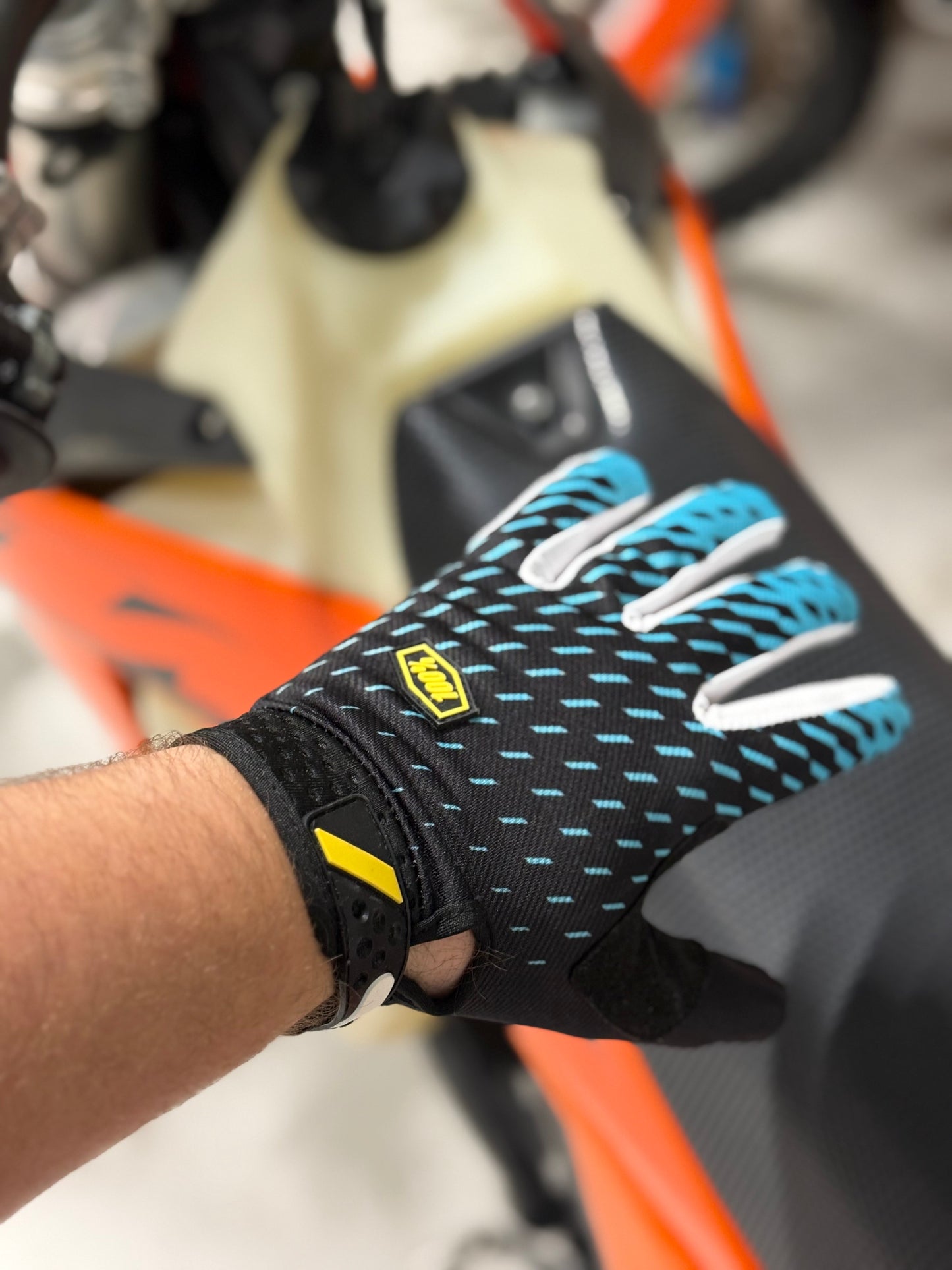 100% Cross/Downhill Handskar Ride Fit