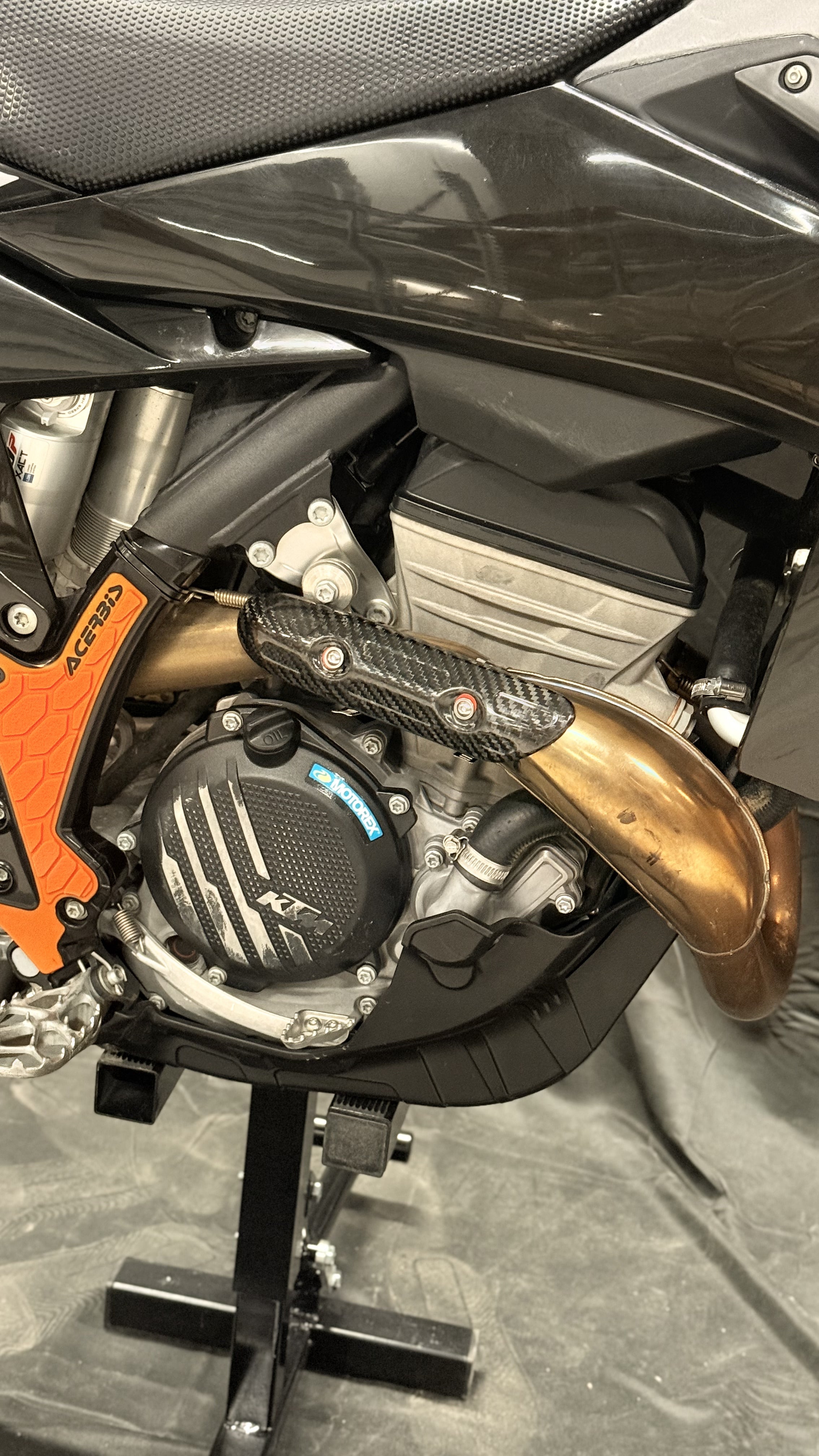 Universal Carbon Exhaust Protection