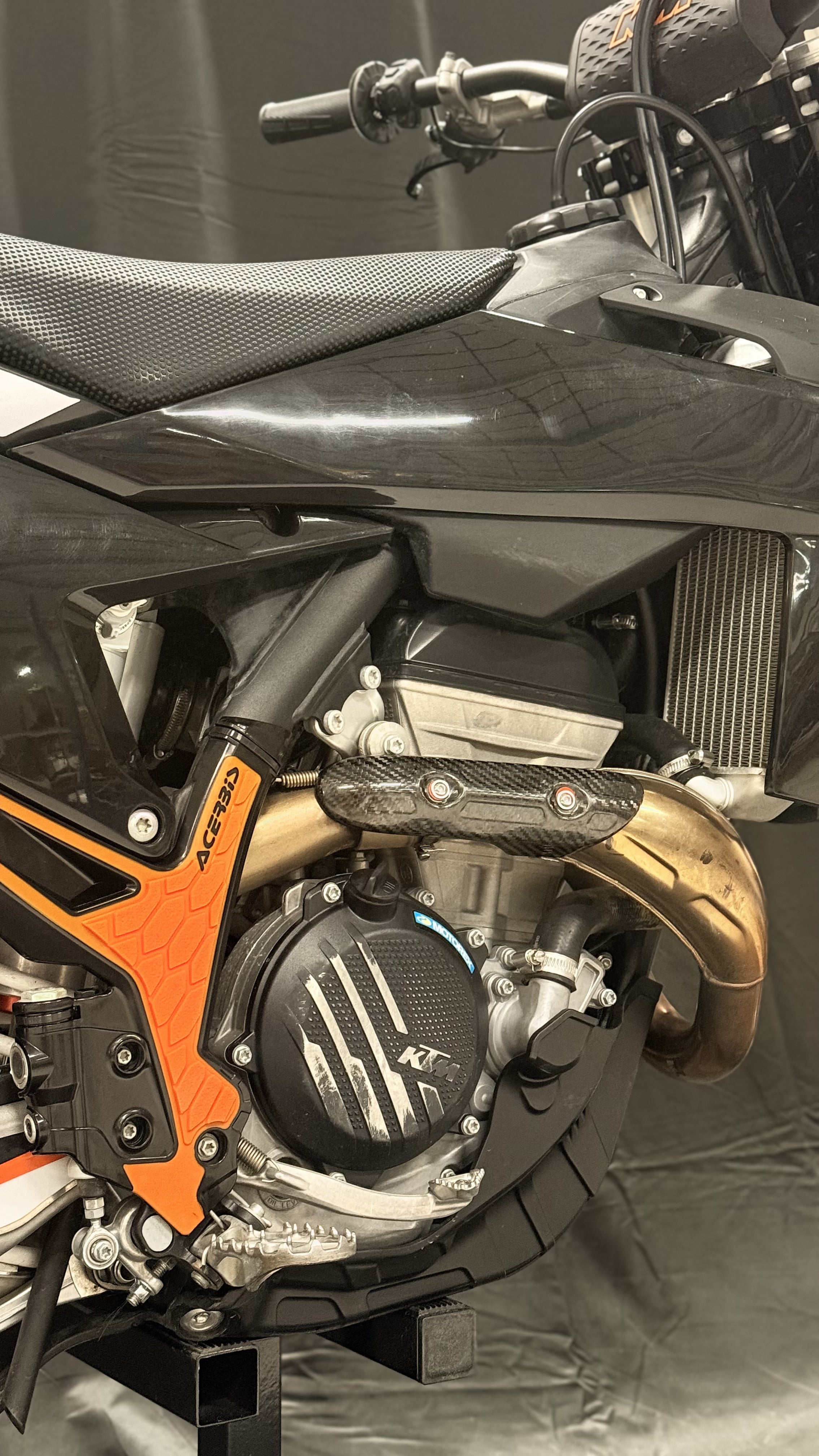 Universal Carbon Exhaust Protection